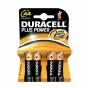 Vier Duracell AA batterijen