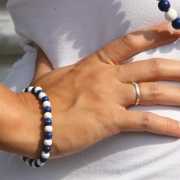 Houten armband blauw met wit