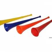 Vuvuzela in de kleur oranje 48 cm