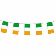 Papieren vlaggenlijn Ierland