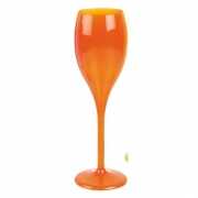 Neon oranje wijnglas
