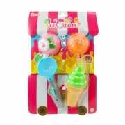 Plastic speelgoed ijsjes